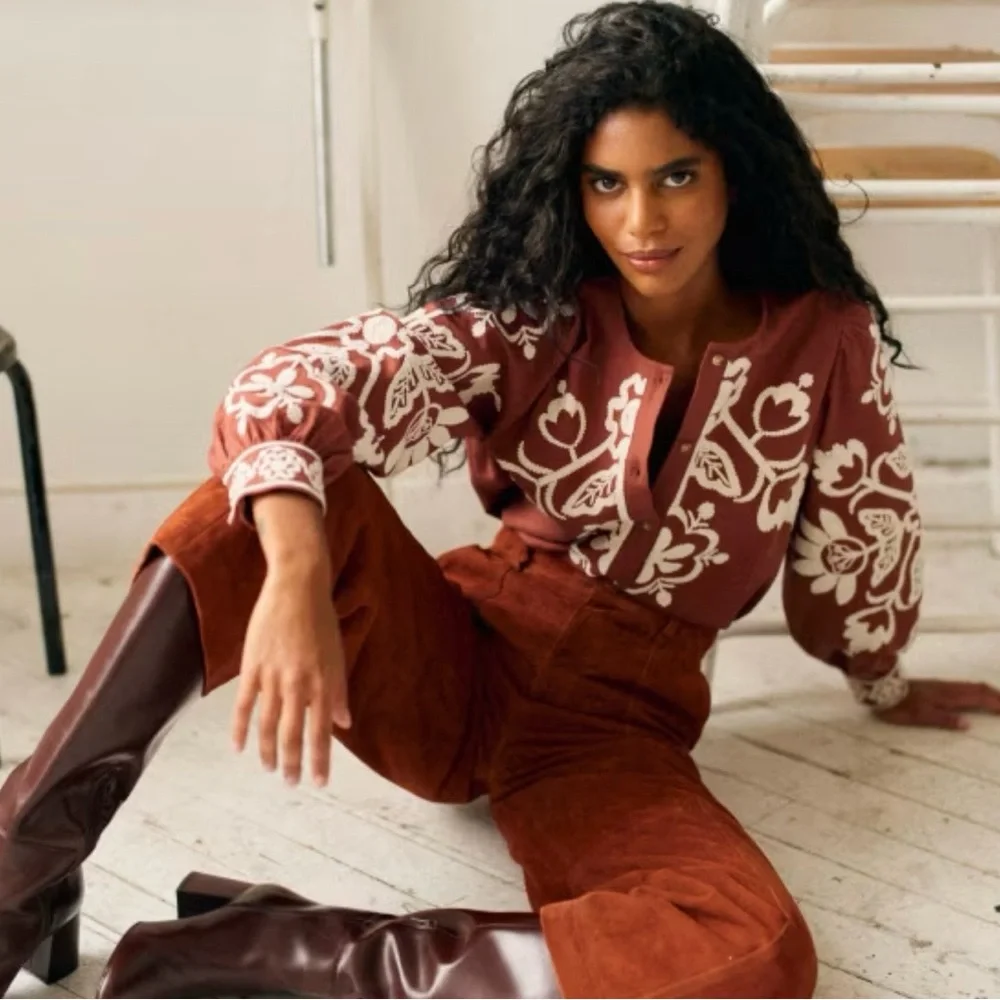 Elegant Rust Floral Blouse - Picture 5 of 10